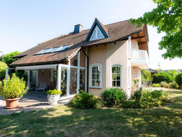 Haus zum Kaufen in Kasdorf 449.000,00 EUR 202 m²