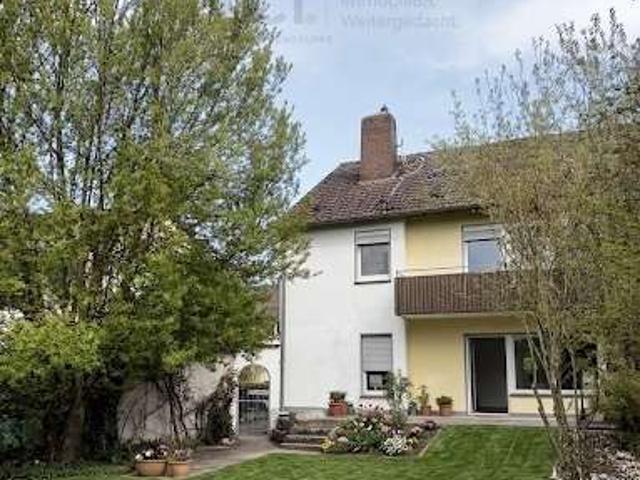 Haus zum Kaufen in Kassel 679.000,00 EUR 242.72 m²