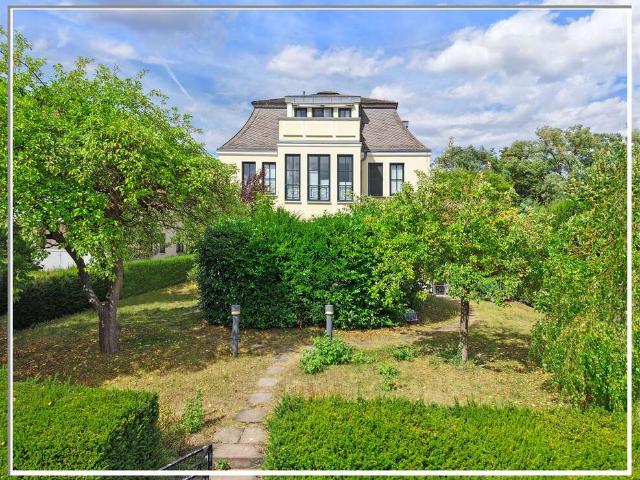 Haus zum Kaufen in Kassel 825.000,00 EUR 327.06 m²