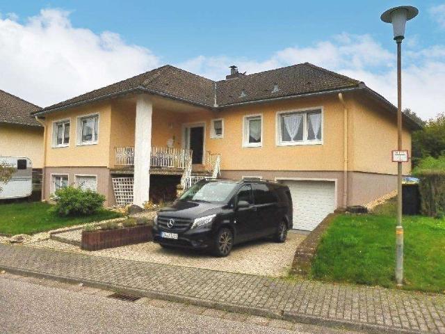 Haus zum Kaufen in Kastellaun 440.000,00 EUR 215 m²