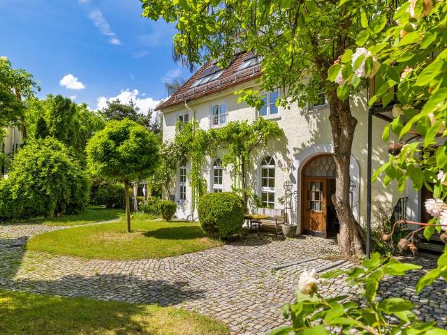 Haus zum Kaufen in Kettershausen, Deutschland 1.288.000,00 EUR 540 m²