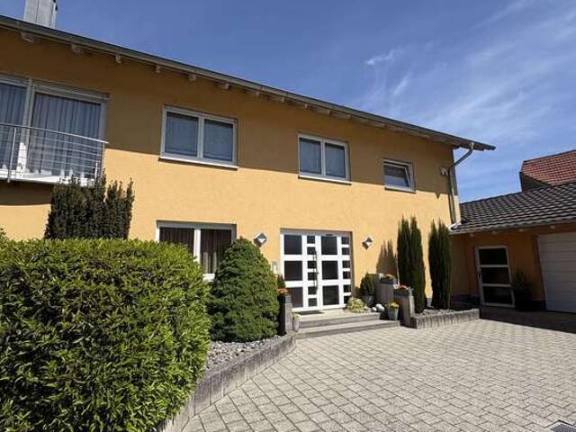 Haus zum Kaufen in Kehl 630.000,00 EUR 250 m²