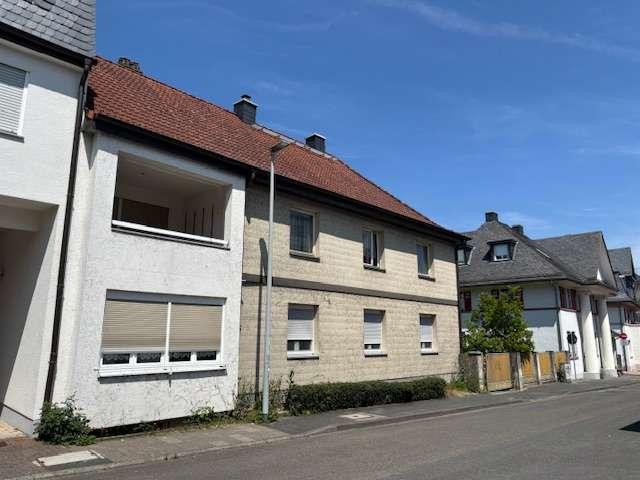 Haus zum Kaufen in Kelkheim 710.000,00 EUR 240 m²