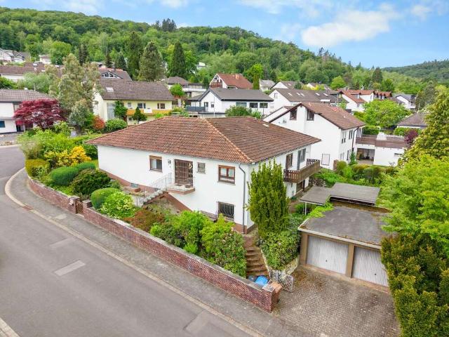 Haus zum Kaufen in Kelkheim Taunus Fischbach 849.000,00 EUR 242.5 m²