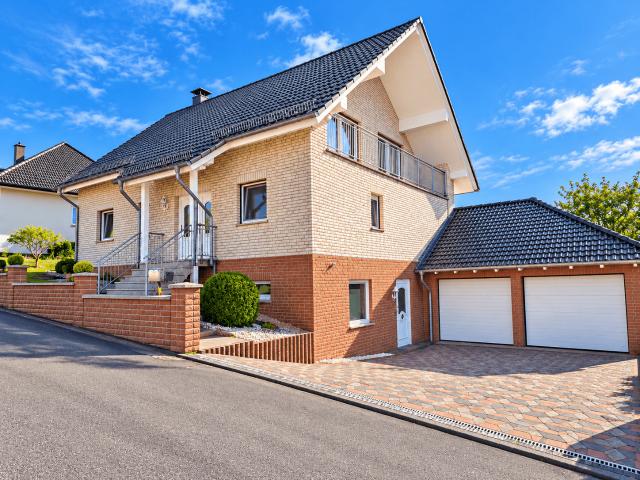 Haus zum Kaufen in Kirchberg Hunsrück 465.000,00 EUR 214 m²