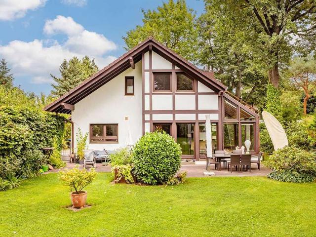 Haus zum Kaufen in Kleinmachnow 1.200.000,00 EUR 187 m²