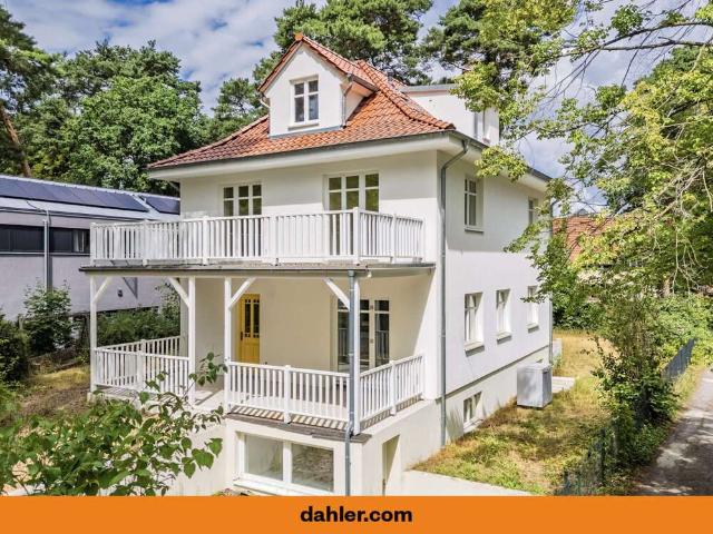 Haus zum Kaufen in Kleinmachnow 1.425.000,00 EUR 244.1 m²