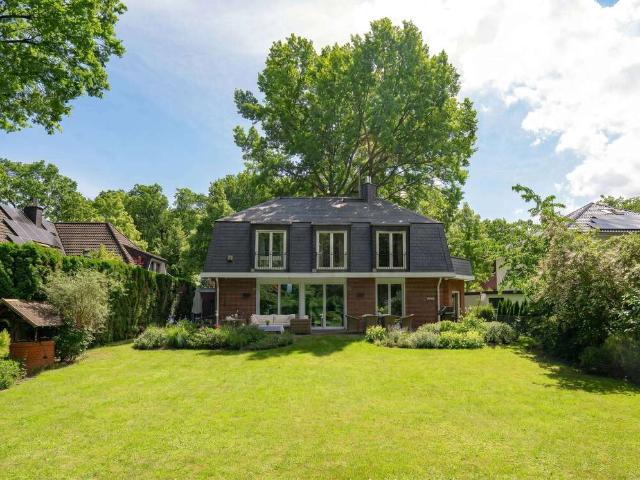 Haus zum Kaufen in Kleinmachnow 1.648.000,00 EUR 260 m²
