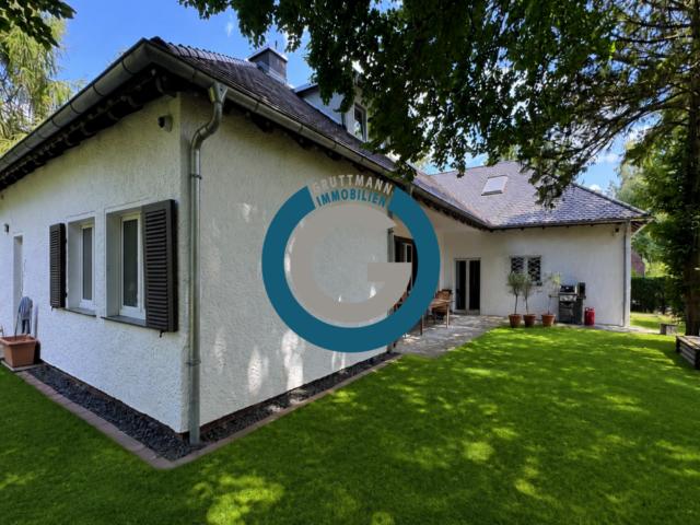 Haus zum Kaufen in Kleinmachnow 1.895.000,00 EUR 322 m²