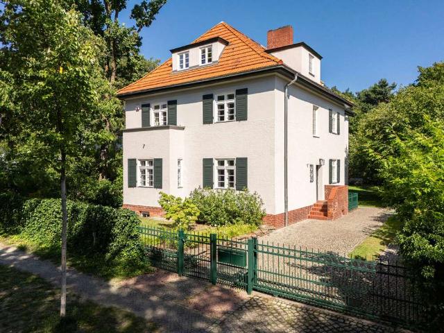 Haus zum Kaufen in Kleinmachnow 1.948.000,00 EUR 250 m²