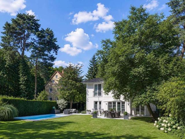 Haus zum Kaufen in Kleinmachnow 2.200.000,00 EUR 255 m²