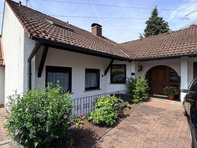 Haus zum Kaufen in Kleinostheim 929.000,00 EUR 258 m²