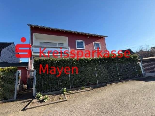 Haus zum Kaufen in Kruft 419.000,00 EUR 270 m²