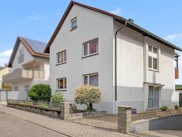 Haus zum Kaufen in Kraichtal Unteröwisheim 395.000,00 EUR 162 m²