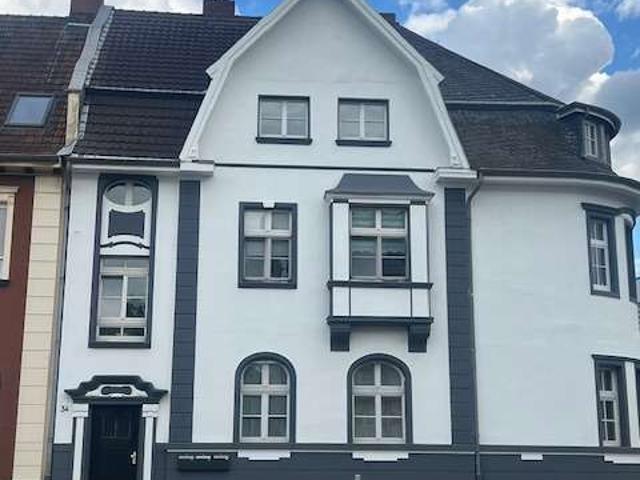 Haus zum Kaufen in Krefeld 475.000,00 EUR 328 m²