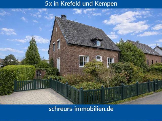 Haus zum Kaufen in Krefeld 570.000,00 EUR 145.74 m²