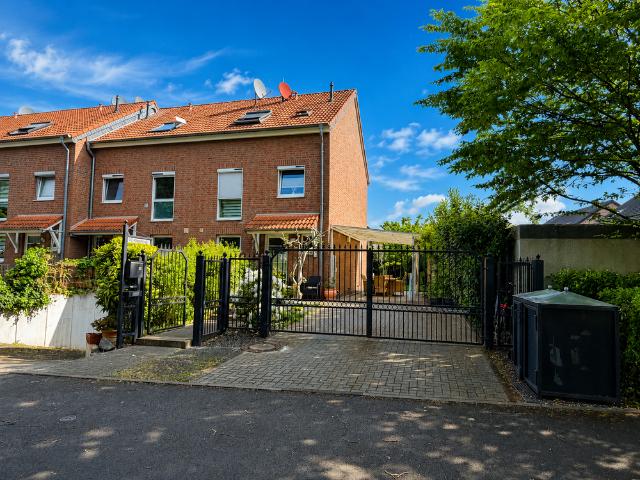 Haus zum Kaufen in Krefeld 589.000,00 EUR 126.14 m²