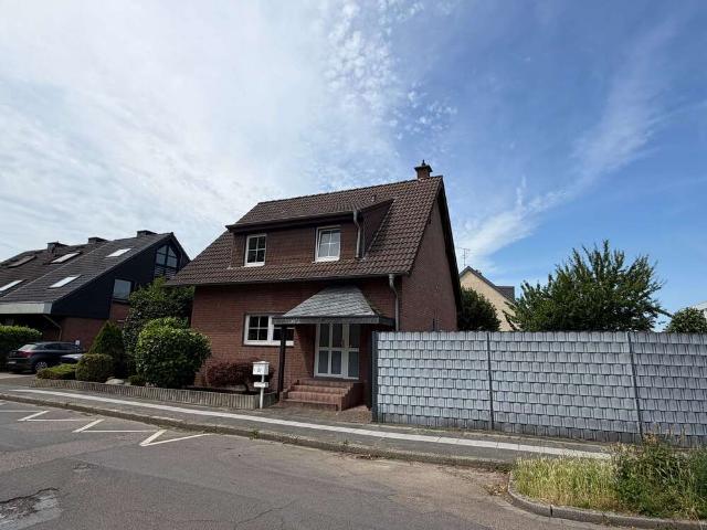 Haus zum Kaufen in Krefeld 598.000,00 EUR 211 m²