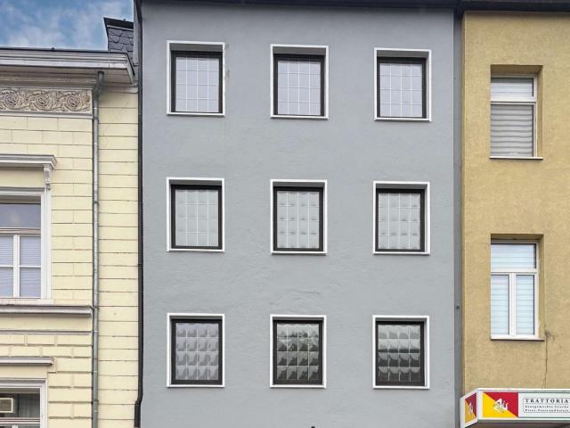 Haus zum Kaufen in Krefeld 650.000,00 EUR 262 m²