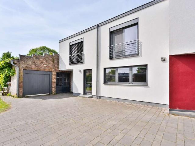 Haus zum Kaufen in Krefeld 749.000,00 EUR 248.63 m²