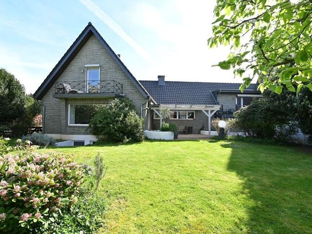 Haus zum Kaufen in Krefeld 795.000,00 EUR 228.4 m²