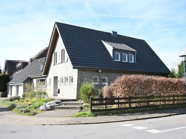 Haus zum Kaufen in Krefeld 795.000,00 EUR 228.4 m²