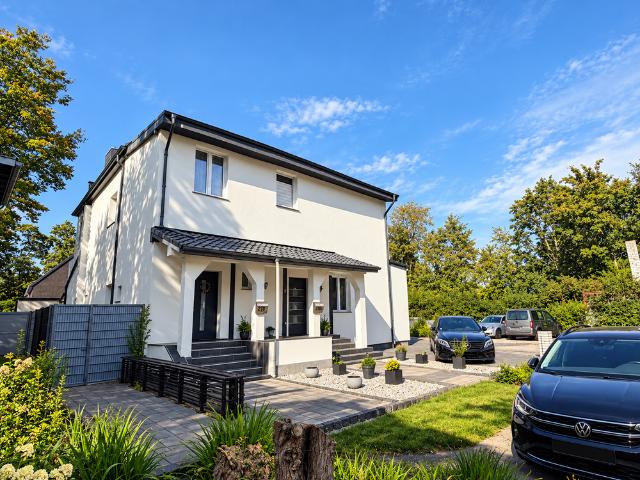 Haus zum Kaufen in Krefeld 799.000,00 EUR 268.33 m²