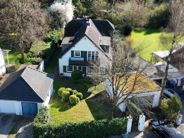 Haus zum Kaufen in Krefeld 975.000,00 EUR 220 m²