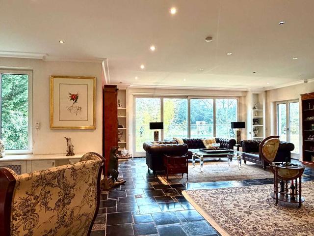 Haus zum Kaufen in Krefeld 2.249.000,00 EUR 586 m²