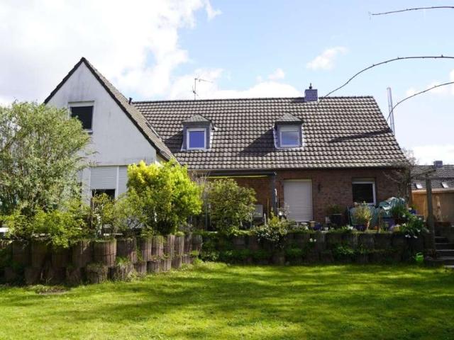 Haus zum Kaufen in Krefeld 380.000,00 EUR 166 m²