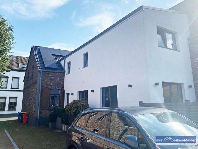 Haus zum Kaufen in Krefeld Bockum 695.000,00 EUR 145 m²
