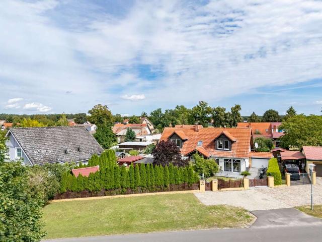 Haus zum Kaufen in Kremmen OT Sommerfeld 650.000,00 EUR 201 m²