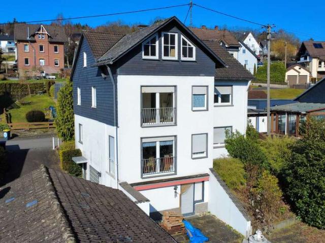 Haus zum Kaufen in Kreuztal 274.000,00 EUR 146 m²