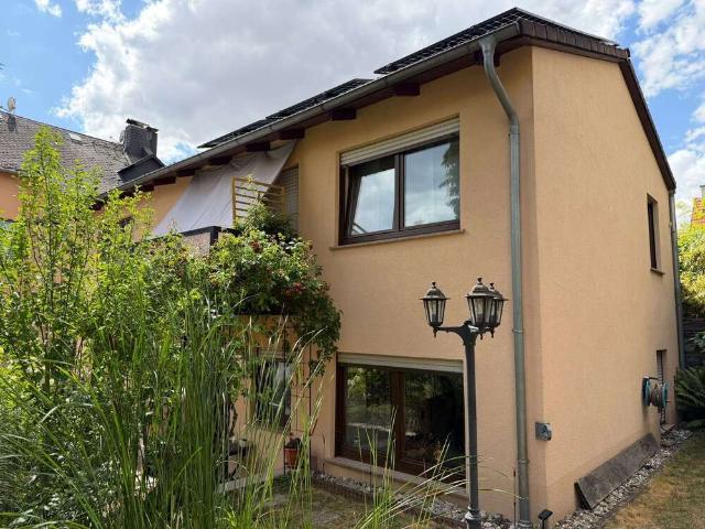 Haus zum Kaufen in Kriftel 965.000,00 EUR 263 m²