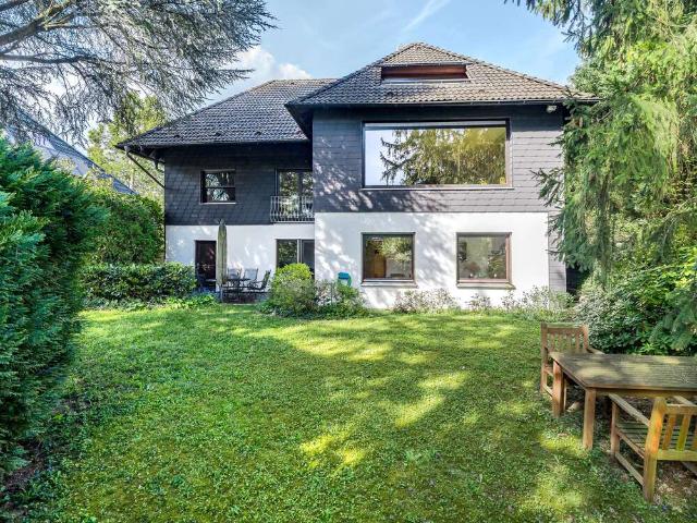 Haus zum Kaufen in Kronberg im Taunus 1.680.000,00 EUR 312 m²