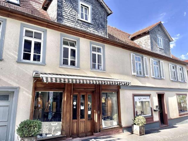 Haus zum Kaufen in Kronberg im Taunus 1.680.000,00 EUR 390 m²