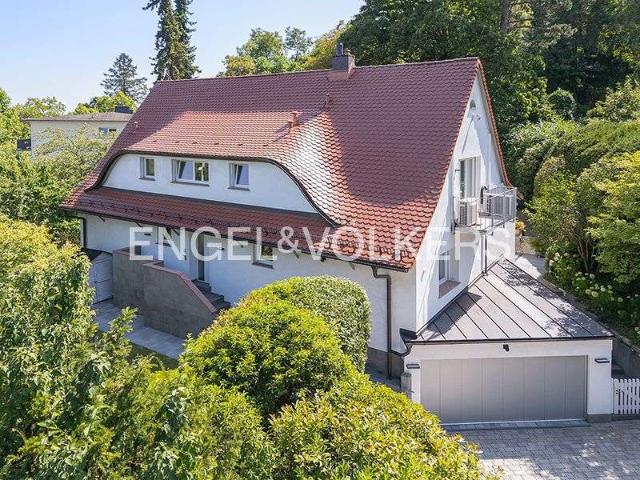 Haus zum Kaufen in Kronberg im Taunus 1.980.000,00 EUR 246 m²