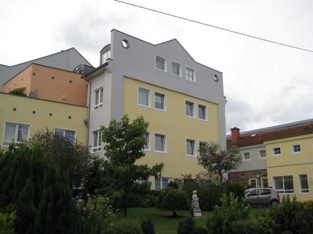 Haus zum Kaufen in Kronberg im Taunus 4.490.000,00 EUR 1337.35 m²