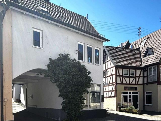 Haus zum Kaufen in Külsheim 265.000,00 EUR 245 m²