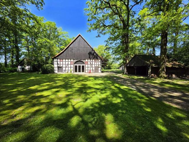 Haus zum Kaufen in Hövelhof 599.000,00 EUR 286 m²