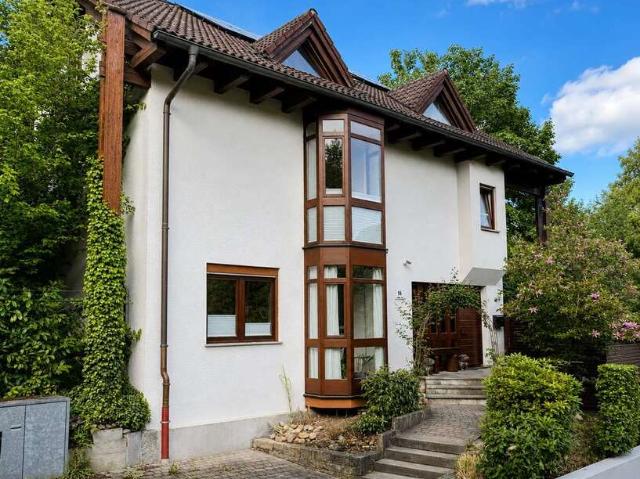 Haus zum Kaufen in Höchberg 929.000,00 EUR 250 m²