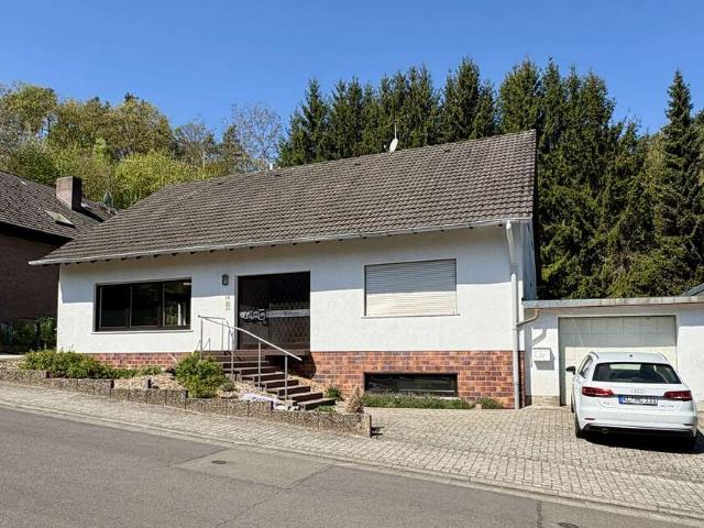 Haus zum Kaufen in Hochspeyer 425.000,00 EUR 241 m²