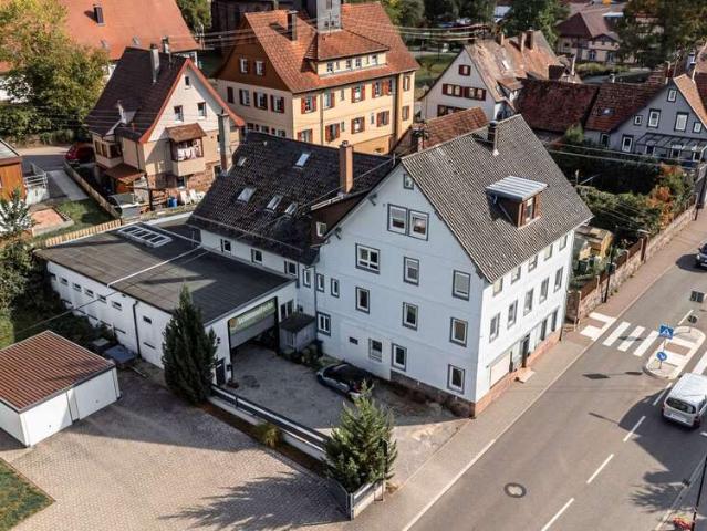 Haus zum Kaufen in Höfen an der Enz 499.000,00 EUR 272 m²