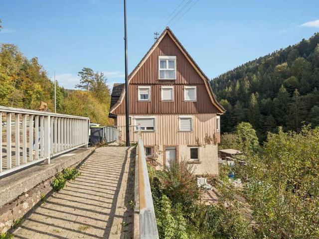 Haus zum Kaufen in Höfen an der Enz 299.000,00 EUR 181.23 m²