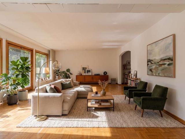 Haus zum Kaufen in Hofheim 694.000,00 EUR 235.14 m²