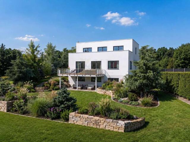 Haus zum Kaufen in Hofheim 1.830.000,00 EUR 210 m²