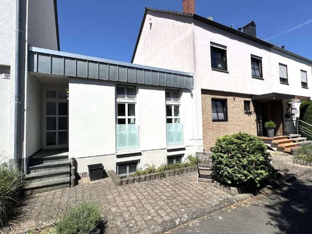 Haus zum Kaufen in Hofheim am Taunus 637.000,00 EUR 210 m²