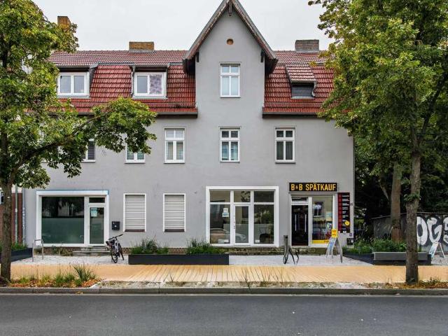 Haus zum Kaufen in Hohen Neuendorf 1.100.000,00 EUR 327 m²