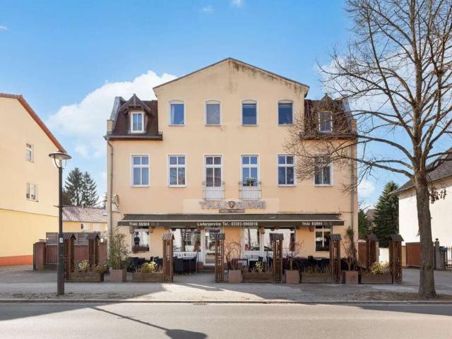 Haus zum Kaufen in Hohen Neuendorf 1.250.000,00 EUR 554 m²
