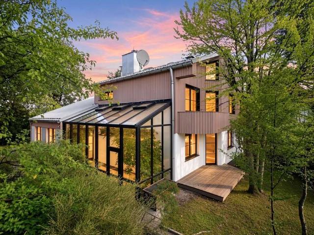 Haus zum Kaufen in Hohenbrunn 1.790.000,00 EUR 290 m²